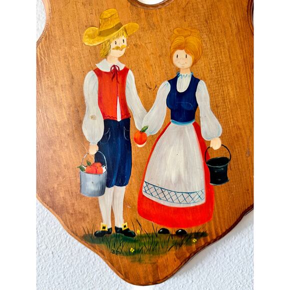 Hand Painted Folk Art Wooden Cheese / Bread Board - Picture 4 of 4